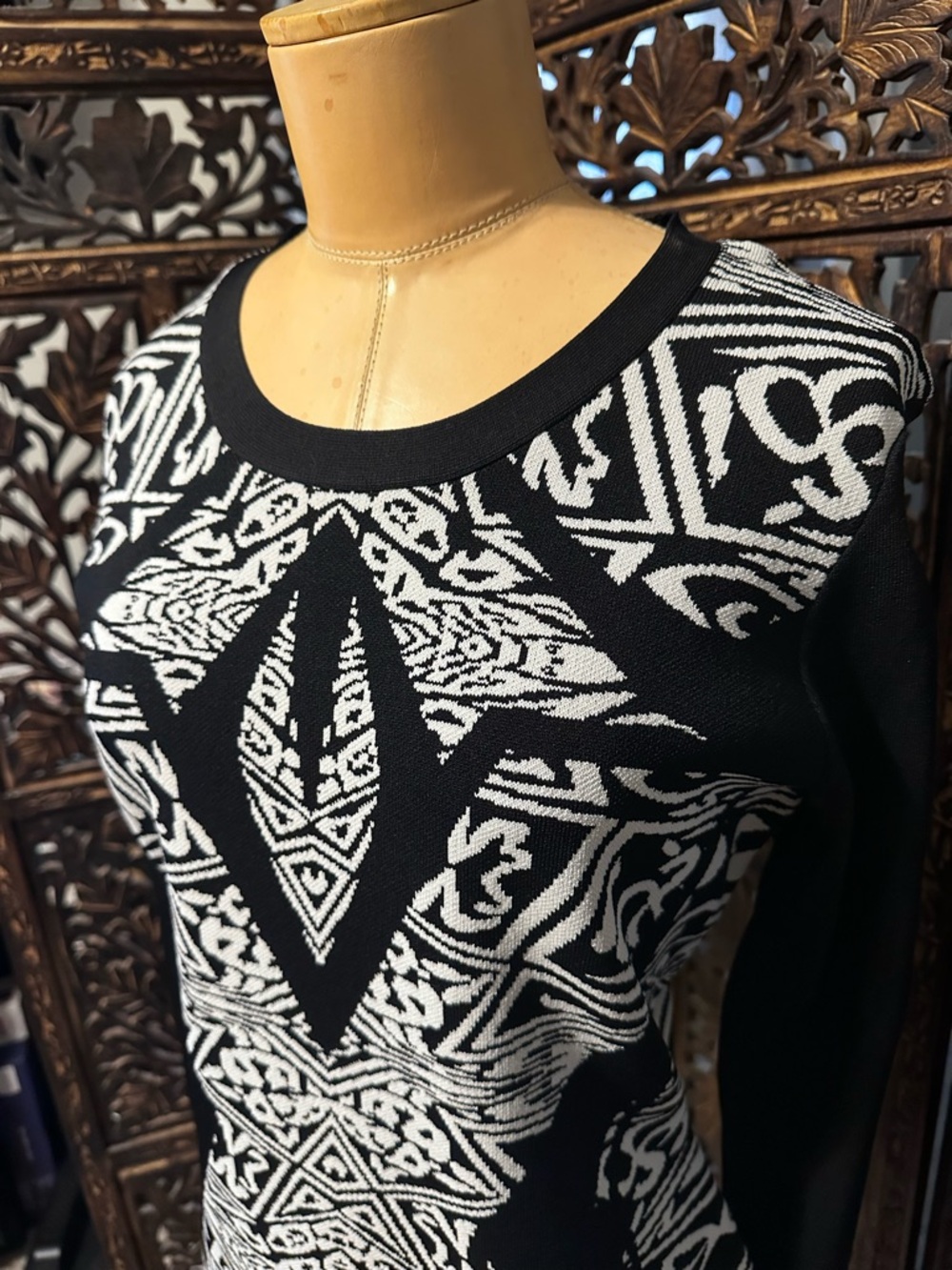 Gianni Bini Black & White Long-Sleeve Bodycon Dress - Picture 2 of 7